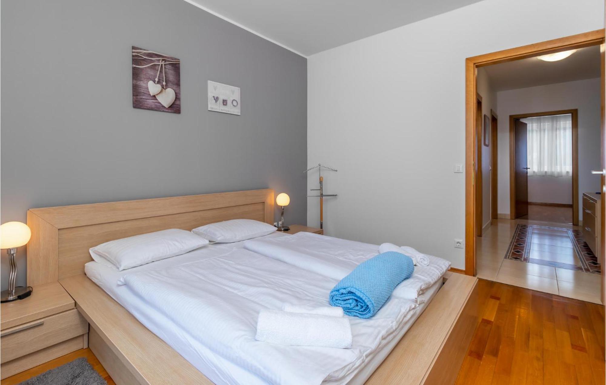 Lovely Apartment In Selce With House Sea View Экстерьер фото